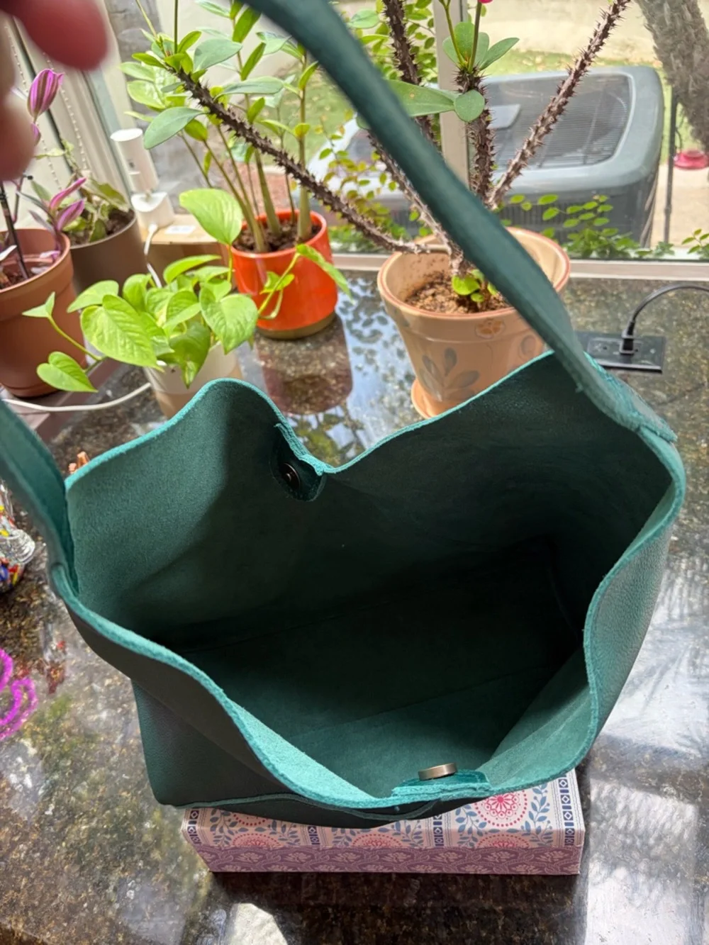 Portland Leather Sea Glass Oversized Naomi - Picture 6 of 9